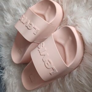 Levi's Slides